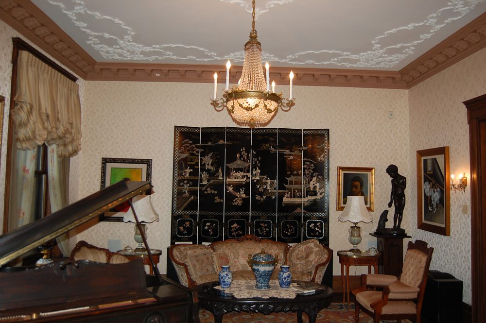 Living Room of the Montgomery home in Kenwood, Chicago.