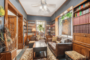 Library. Mansion in the Jackson Park Highland in Chicago. Photograph. 